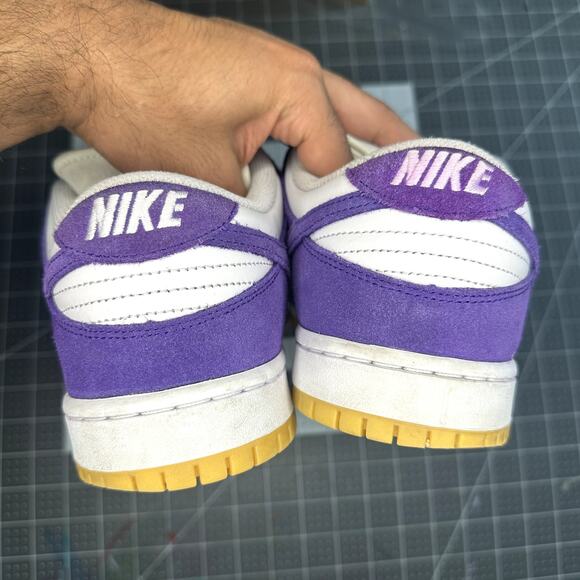 Nike SB Dunk Low 'Court Purple' - Picture 5 of 8
